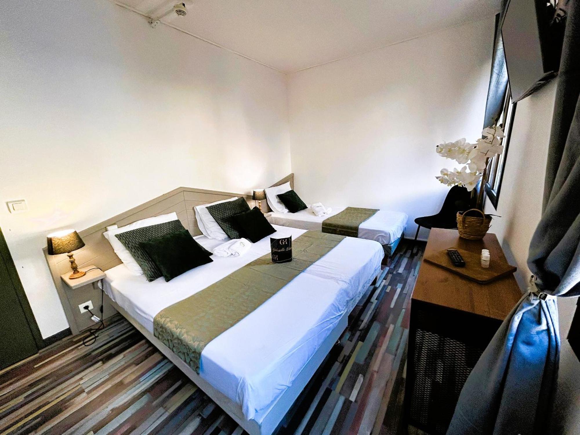 Gabrielle Hotel Aiguines Room photo