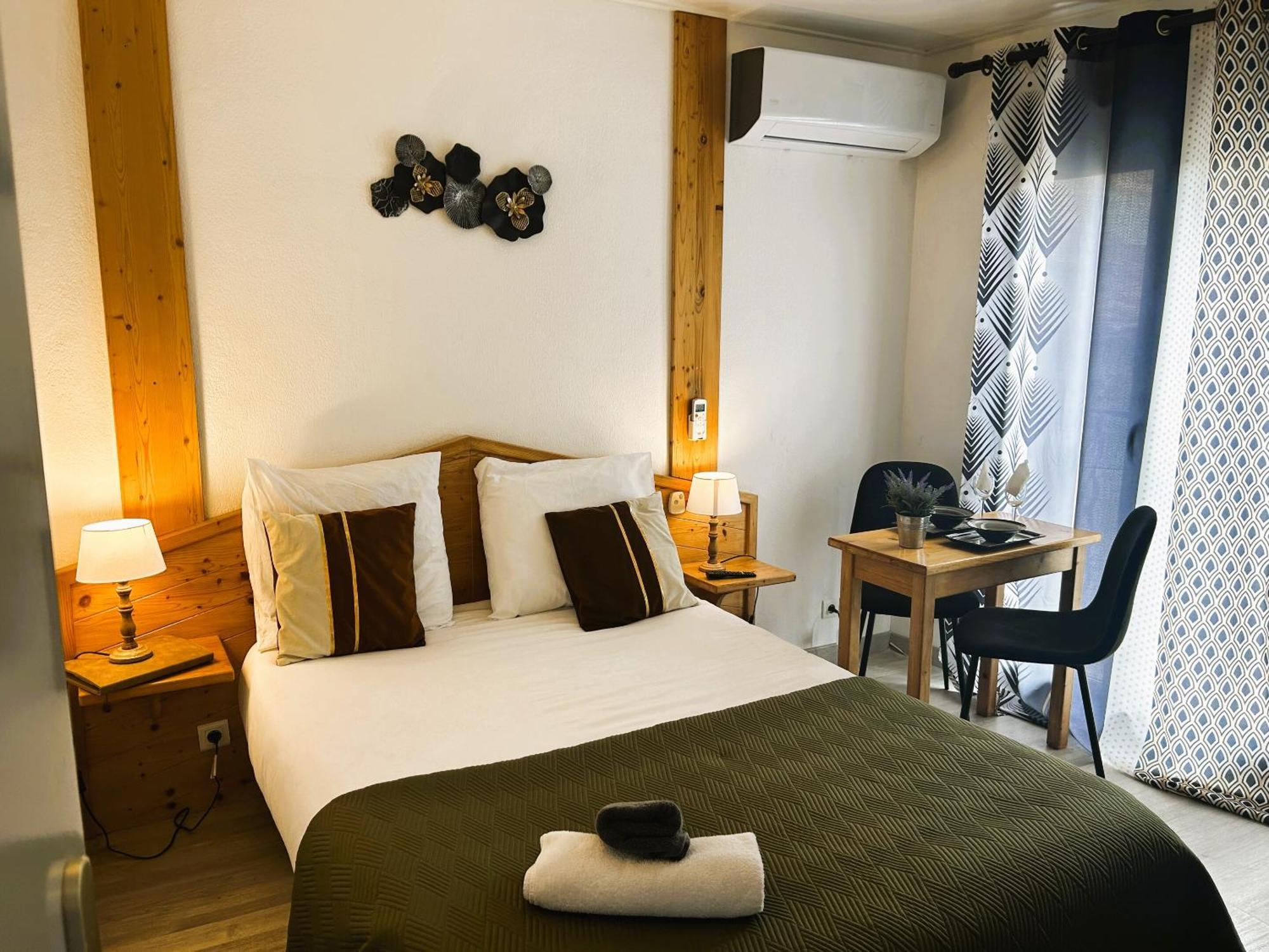 Gabrielle Hotel Aiguines Room photo